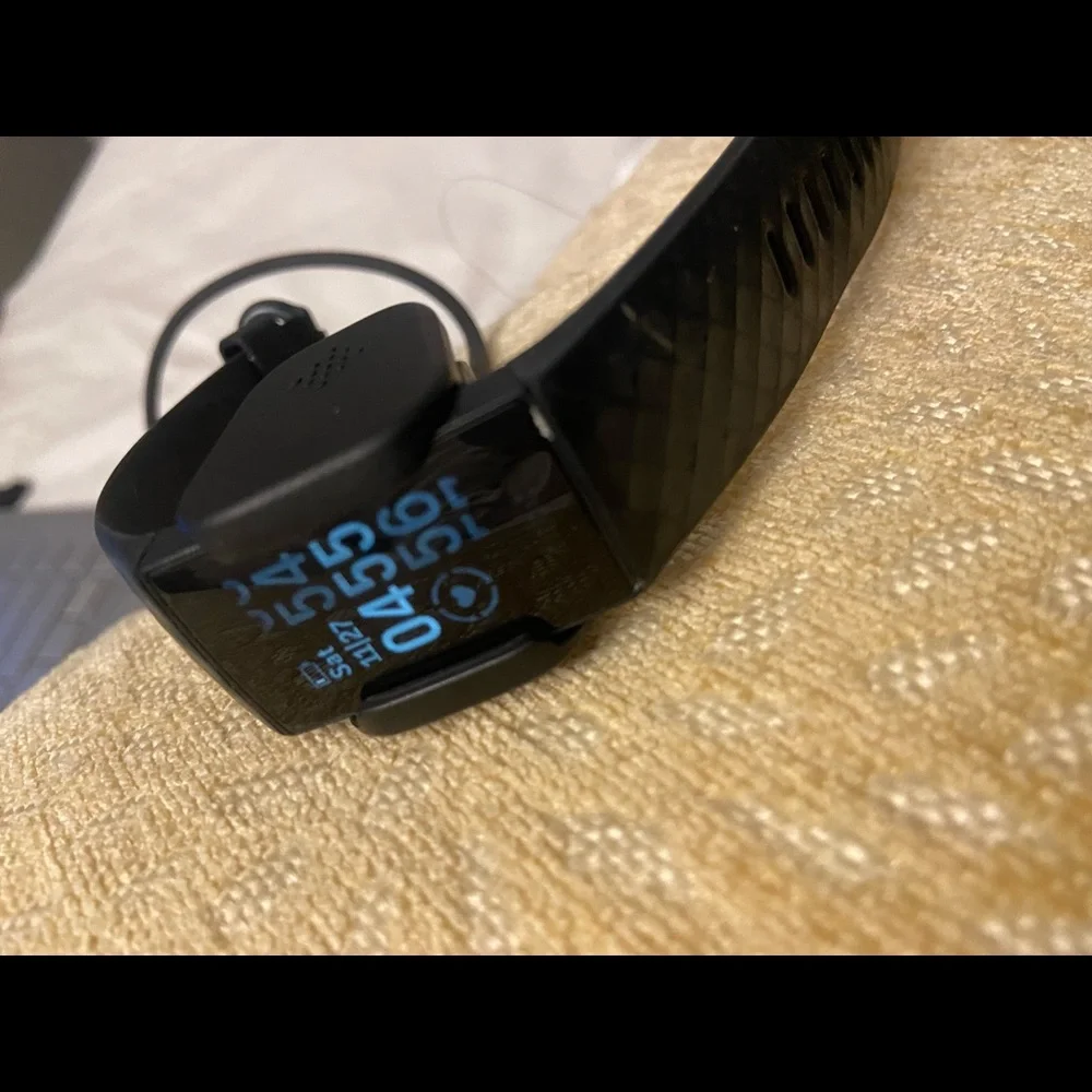 Charge 4 Fitbit Bundle